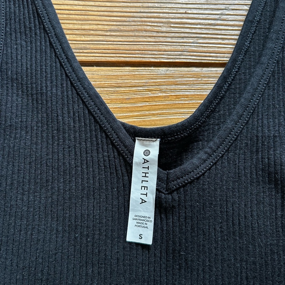 Black Athleta Ribbed Deep V Neck Tank Top Size Small - Picture 3 of 3